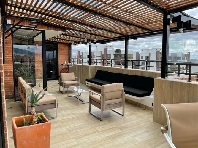 Apartamento de 5 alcobas en venta en Country Club, Bogotá, 360 m² · foto 2 de 24