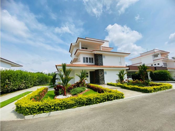 Casa de 6 alcobas en venta en La Graciela, Armenia, 597 m² · foto 2 de 24