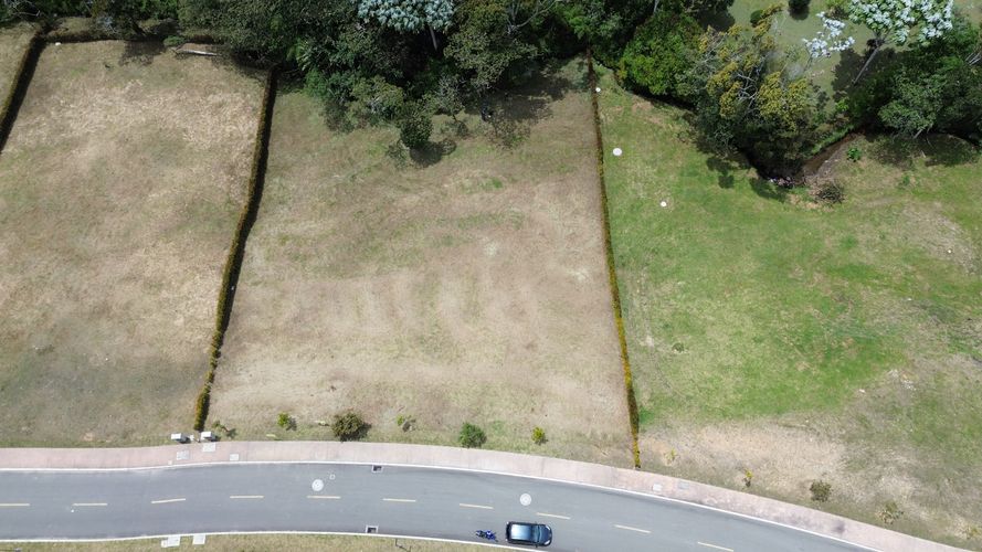 Lote en venta en San Miguel, La Ceja, 2003 m² · foto 2 de 5