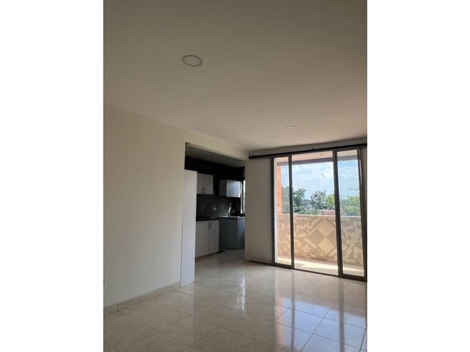 Apartamento de 3 alcobas en venta en Belalcazar, Jamundí, 58 m² · foto 2 de 8