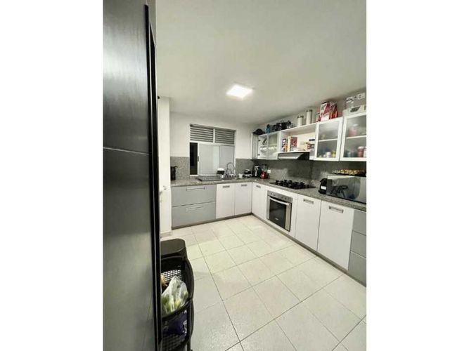 Apartamento de 4 alcobas en venta en El Ingenio, Cali, 126 m² · foto 2 de 13