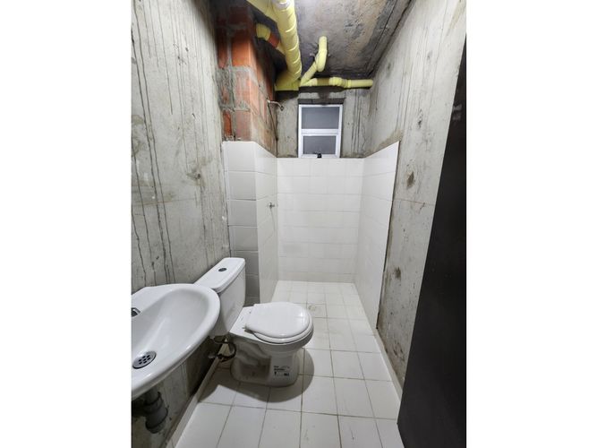 Apartamento de 2 alcobas en venta en Los Guayacanes, Cali, 58 m² · foto 2 de 15