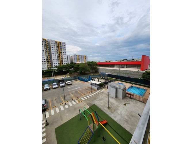 Apartamento de 2 alcobas en venta en Los Guayacanes, Cali, 58 m² · foto 3 de 15