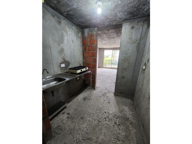 Apartamento de 2 alcobas en venta en Los Guayacanes, Cali, 58 m² · foto 4 de 15