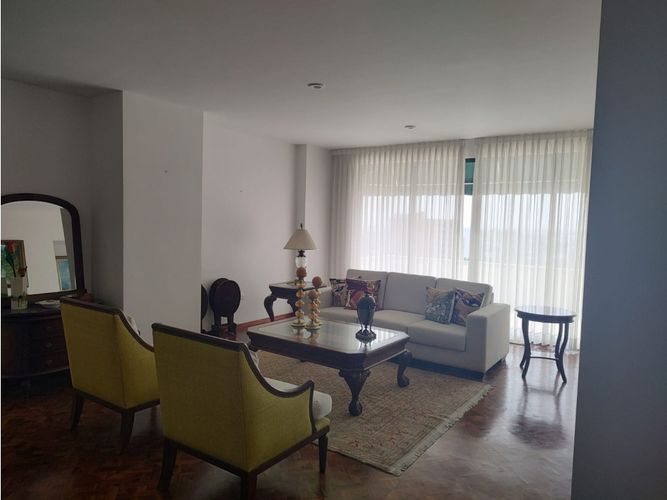 Apartamento de 3 alcobas en venta en Santa Monica, Cali, 232 m² · foto 2 de 15