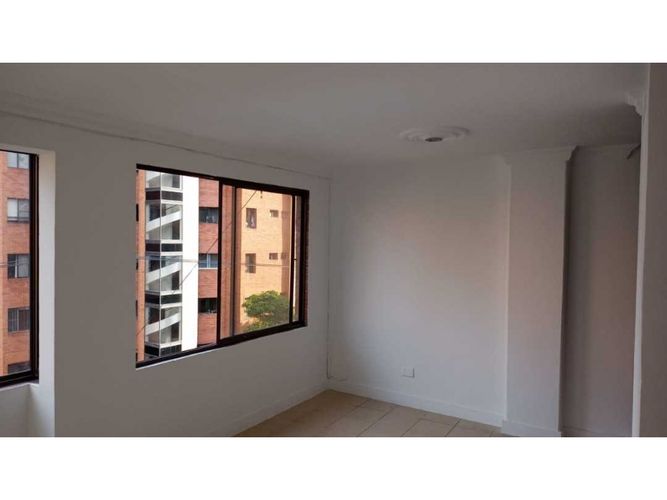 Apartamento de 4 alcobas en venta en Santa Rita, Cali, 260 m² · foto 2 de 10
