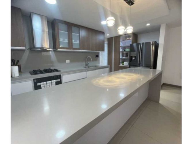 Casa de 5 alcobas en venta en Bochalema, Cali, 350 m² · foto 4 de 10