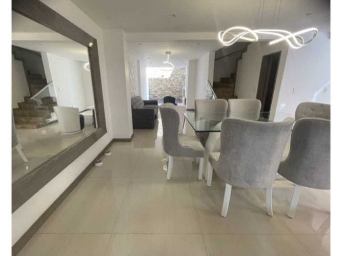 Casa de 5 alcobas en venta en Bochalema, Cali, 350 m² · foto 5 de 10