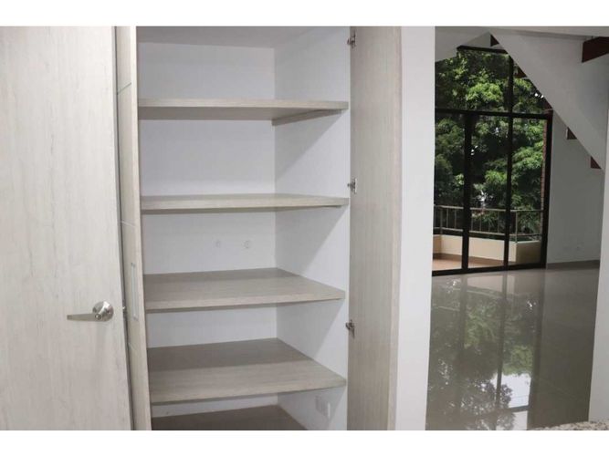 Apartamento de 3 alcobas en venta en San Vicente, Cali, 155 m² · foto 19 de 24