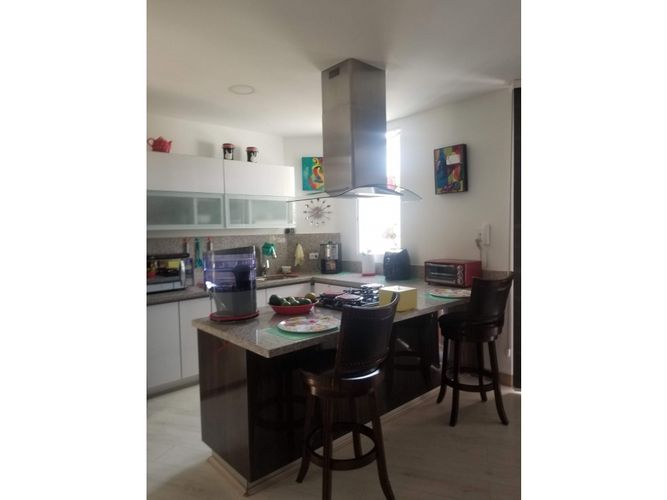 Apartamento de 4 alcobas en venta en Bellavista, Cali, 147 m² · foto 3 de 17