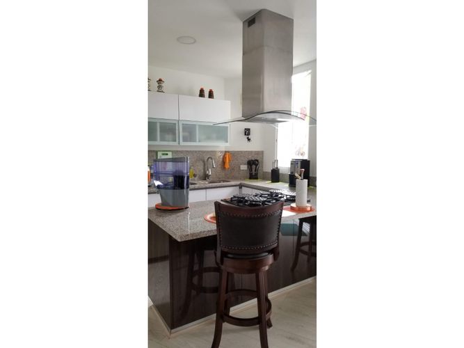 Apartamento de 4 alcobas en venta en Bellavista, Cali, 147 m² · foto 5 de 17
