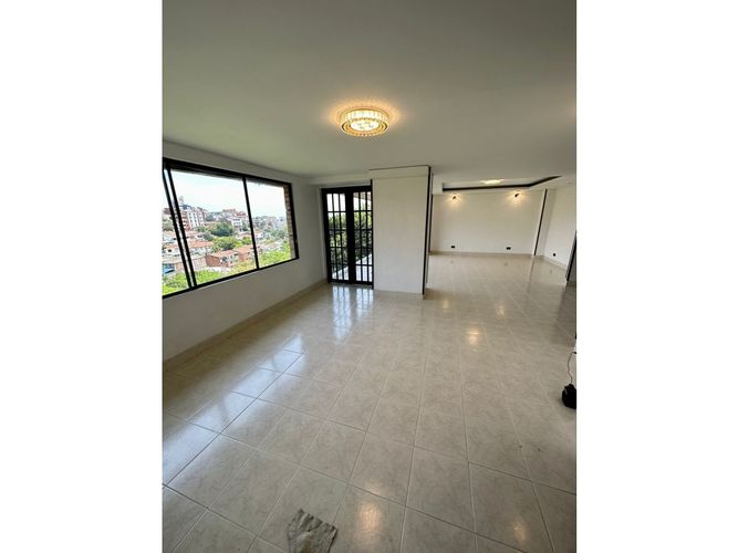 Apartamento de 4 alcobas en venta en San Pedro, Cali, 160 m² · foto 3 de 9