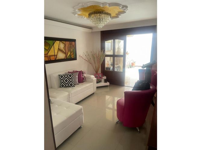Casa de 4 alcobas en venta en Lili, Cali, 240 m² · foto 2 de 15