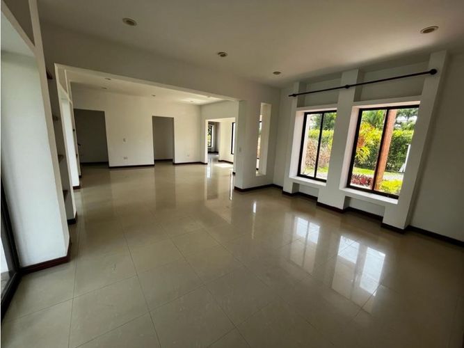 Casa de 5 alcobas en venta en La Morada, Jamundí, 390 m² · foto 2 de 24