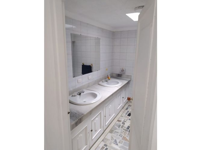 Casa de 5 alcobas en venta en Ciudad Jardin, Cali, 820 m² · foto 16 de 24