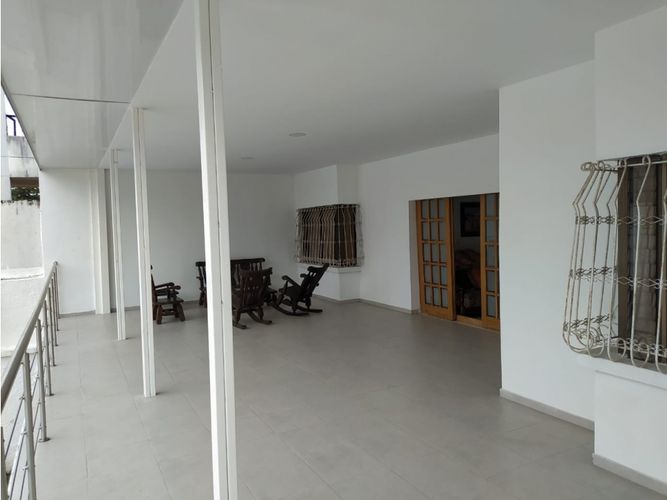 Casa de 5 alcobas en venta en Ciudad Jardin, Cali, 820 m² · foto 23 de 24