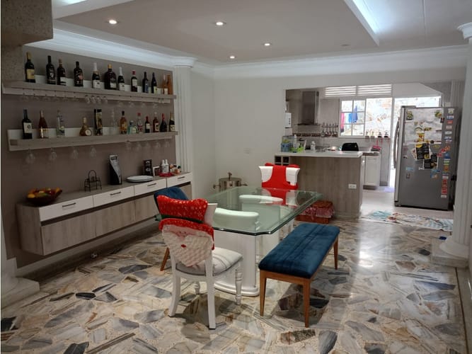 Casa de 5 alcobas en venta en Colseguros Andes, Cali, 461 m² · foto 5 de 24