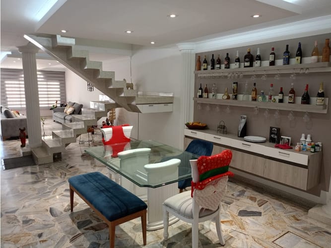 Casa de 5 alcobas en venta en Colseguros Andes, Cali, 461 m² · foto 6 de 24