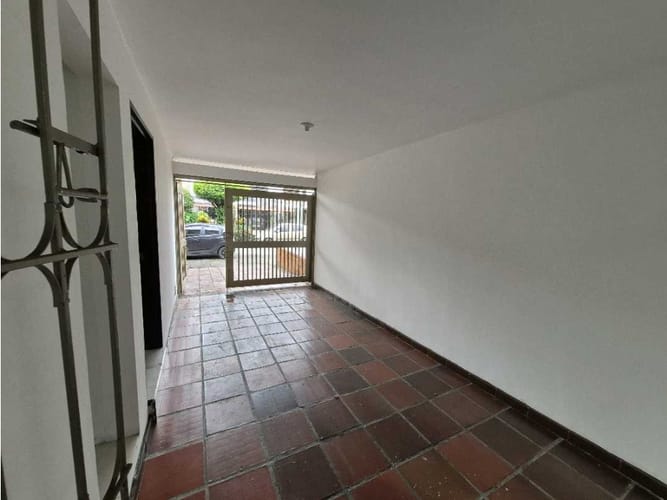 Casa de 5 alcobas en venta en Prados Del Norte, Cali, 190 m² · foto 5 de 24