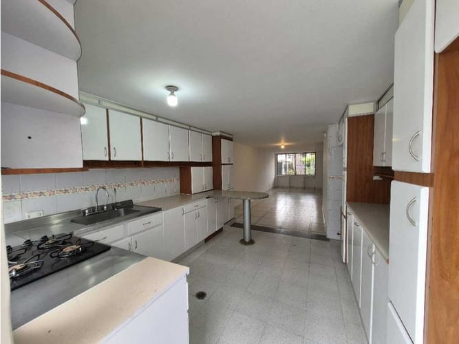 Casa de 5 alcobas en venta en Prados Del Norte, Cali, 190 m² · foto 8 de 24