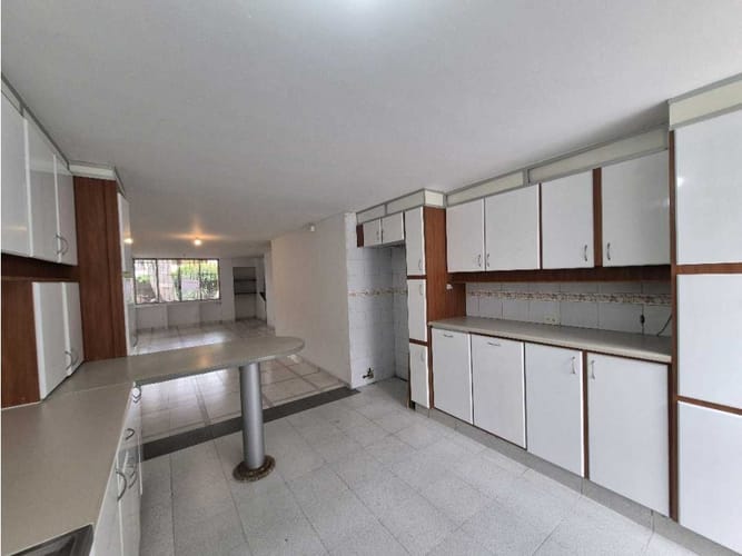 Casa de 5 alcobas en venta en Prados Del Norte, Cali, 190 m² · foto 10 de 24