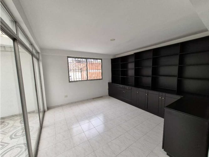 Casa de 5 alcobas en venta en Prados Del Norte, Cali, 190 m² · foto 19 de 24
