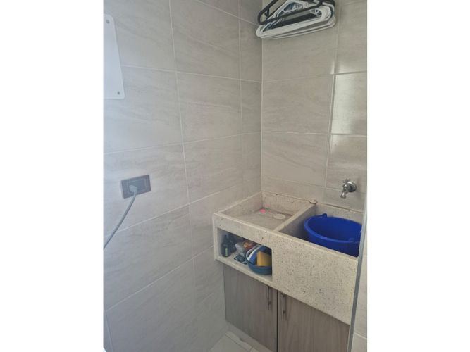Apartamento de 3 alcobas en venta en Cr. Los Naranjos, Jamundí, 62 m² · foto 2 de 19