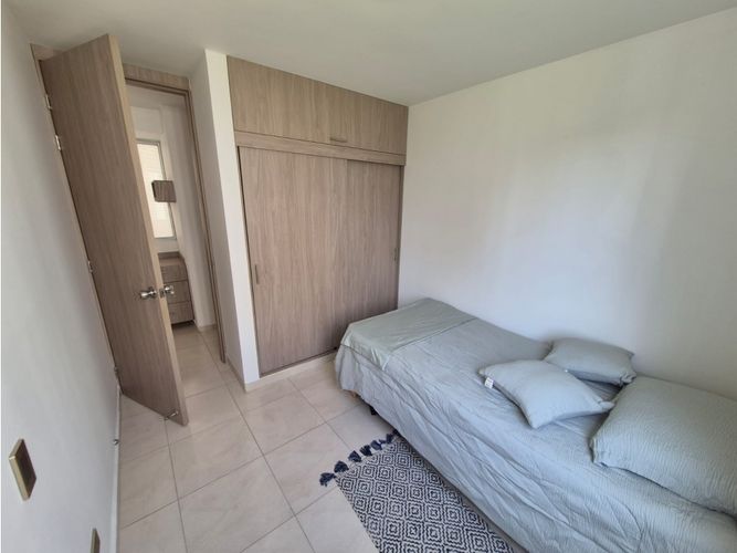 Apartamento de 3 alcobas en venta en Cr. Los Naranjos, Jamundí, 62 m² · foto 14 de 19
