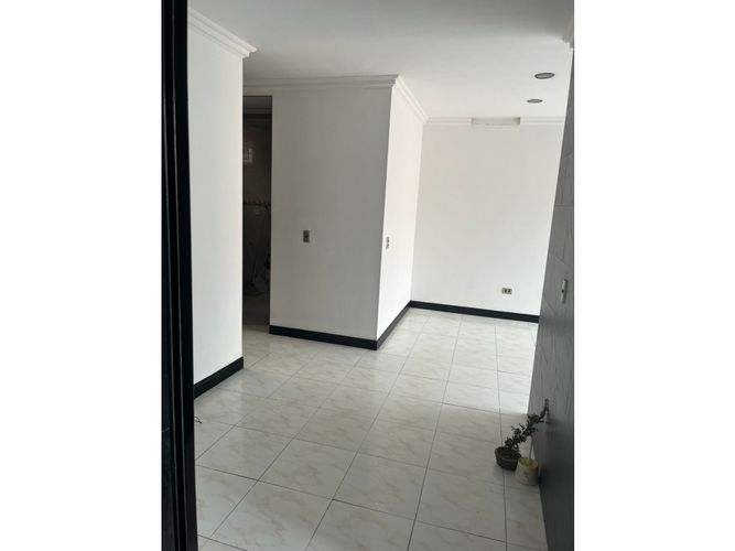 Apartamento de 3 alcobas en venta en Torres De Confandi, Cali, 70 m² · foto 4 de 16
