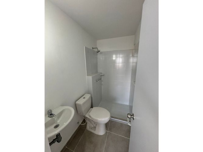 Apartamento de 2 alcobas en venta en Zona Industrial, Yumbo, 63 m² · foto 8 de 13