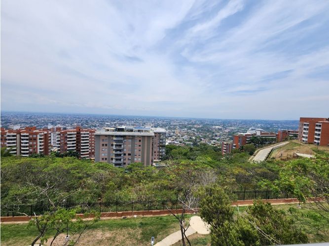 Apartamento de 3 alcobas en venta en Cristales, Cali, 190 m² · foto 2 de 24