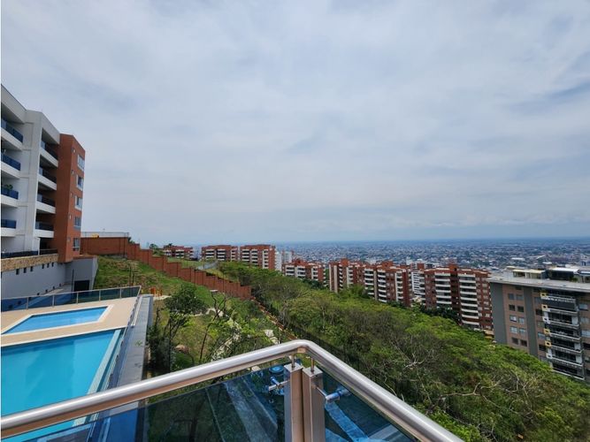Apartamento de 3 alcobas en venta en Cristales, Cali, 190 m² · foto 3 de 24
