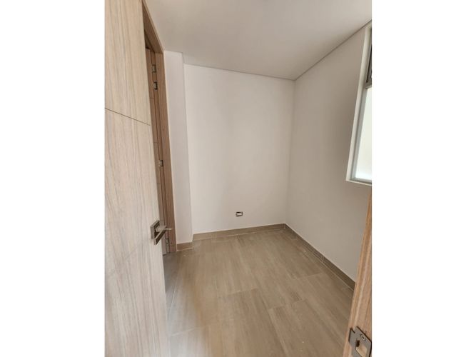 Apartamento de 3 alcobas en venta en Cristales, Cali, 190 m² · foto 15 de 24