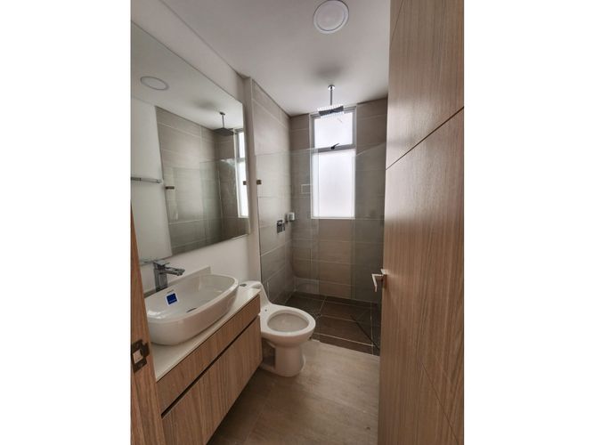 Apartamento de 3 alcobas en venta en Cristales, Cali, 190 m² · foto 18 de 24