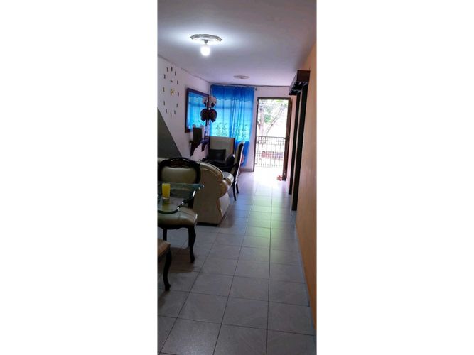 Casa de 3 alcobas en venta en San Judas Tadeo I, Cali, 101 m² · foto 2 de 12