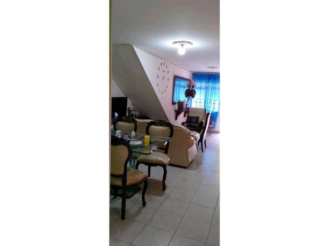 Casa de 3 alcobas en venta en San Judas Tadeo I, Cali, 101 m² · foto 3 de 12