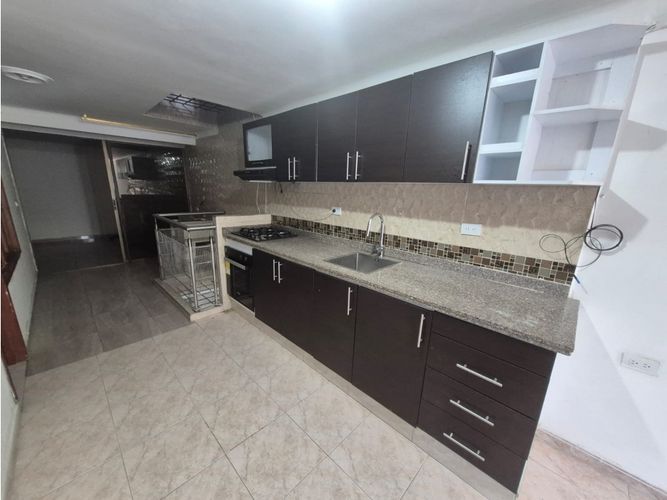 Casa de 9 alcobas en venta en Ciudad Cordoba, Cali, 225 m² · foto 12 de 24