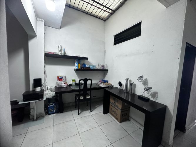 Casa de 8 alcobas en venta en Departamental, Cali, 199 m² · foto 7 de 24
