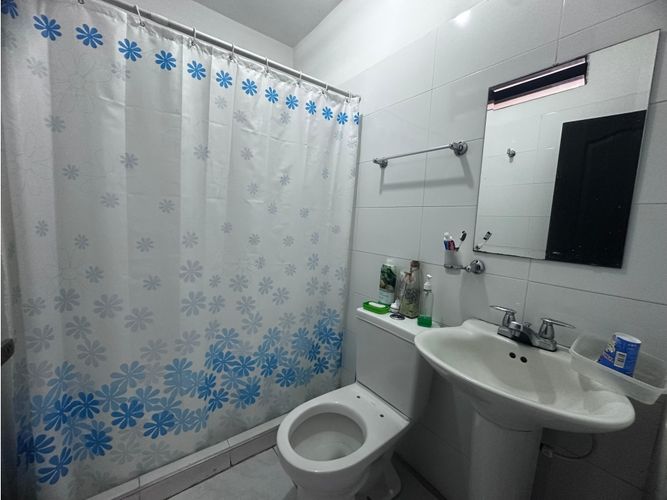 Casa de 8 alcobas en venta en Departamental, Cali, 199 m² · foto 10 de 24