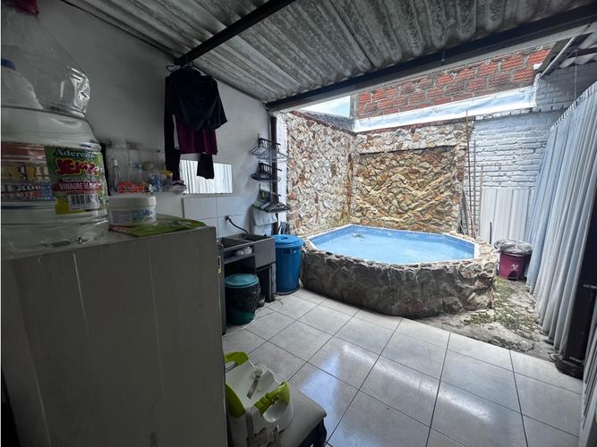 Casa de 8 alcobas en venta en Departamental, Cali, 199 m² · foto 14 de 24