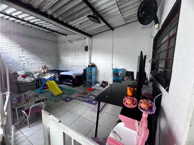 Casa de 8 alcobas en venta en Departamental, Cali, 199 m² · foto 16 de 24