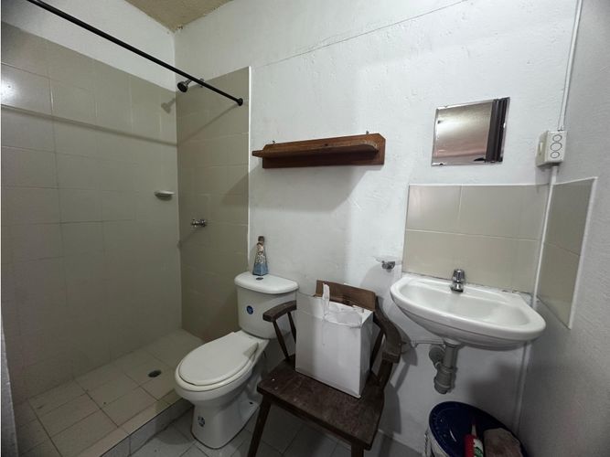 Casa de 8 alcobas en venta en Departamental, Cali, 199 m² · foto 19 de 24