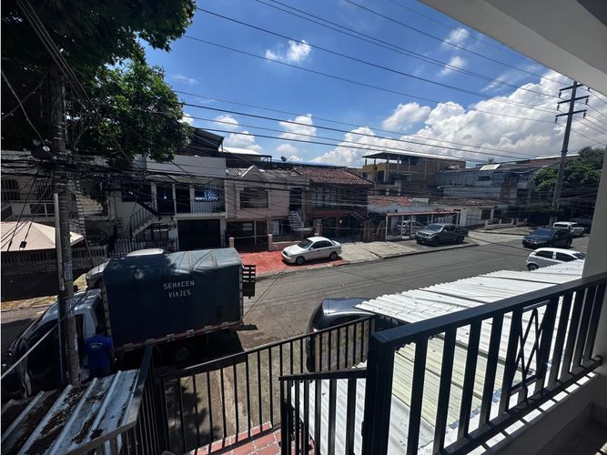 Casa de 8 alcobas en venta en Departamental, Cali, 199 m² · foto 21 de 24