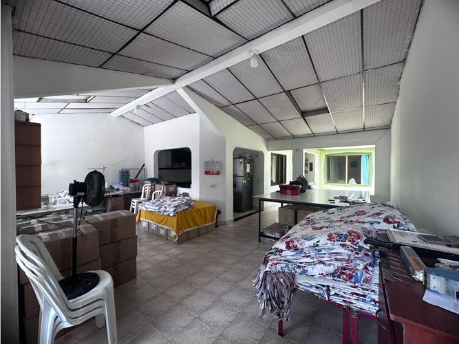 Casa de 8 alcobas en venta en Departamental, Cali, 199 m² · foto 22 de 24