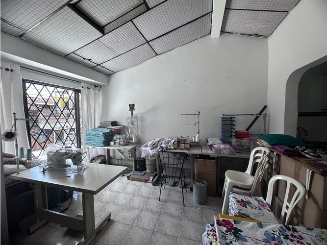 Casa de 8 alcobas en venta en Departamental, Cali, 199 m² · foto 24 de 24