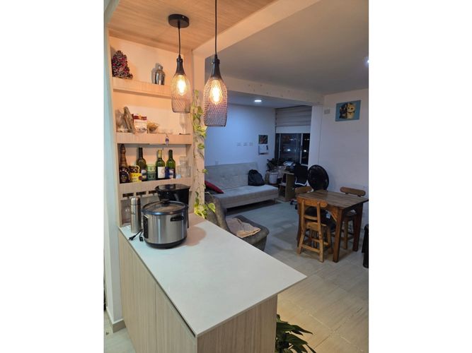 Apartamento de 2 alcobas en venta en Evaristo Garcia, Cali, 55 m² · foto 2 de 21