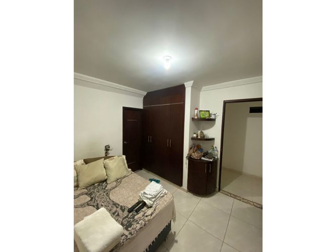 Edificio en venta en Primero De Mayo, Cali, 700 m² · foto 2 de 24