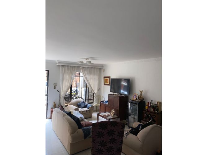 Edificio en venta en Primero De Mayo, Cali, 700 m² · foto 22 de 24