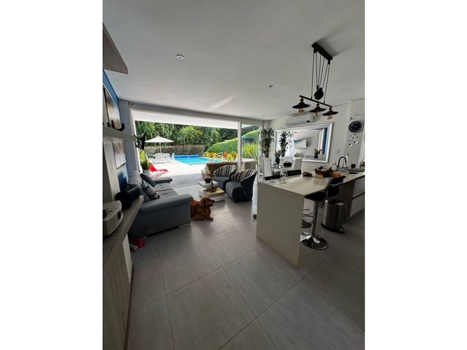 Casa de 3 alcobas en venta en Los Nogales, Pereira, 174 m² · foto 2 de 16