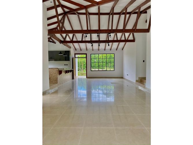 Casa de 4 alcobas en venta en Las Mercedes, Jamundí, 284 m² · foto 2 de 24